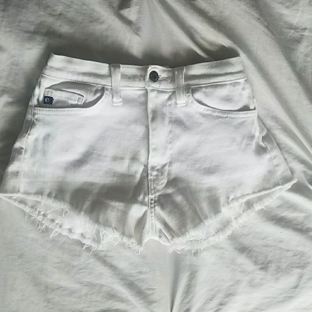 Cute high waisted white shorts - Picture 4 of 4